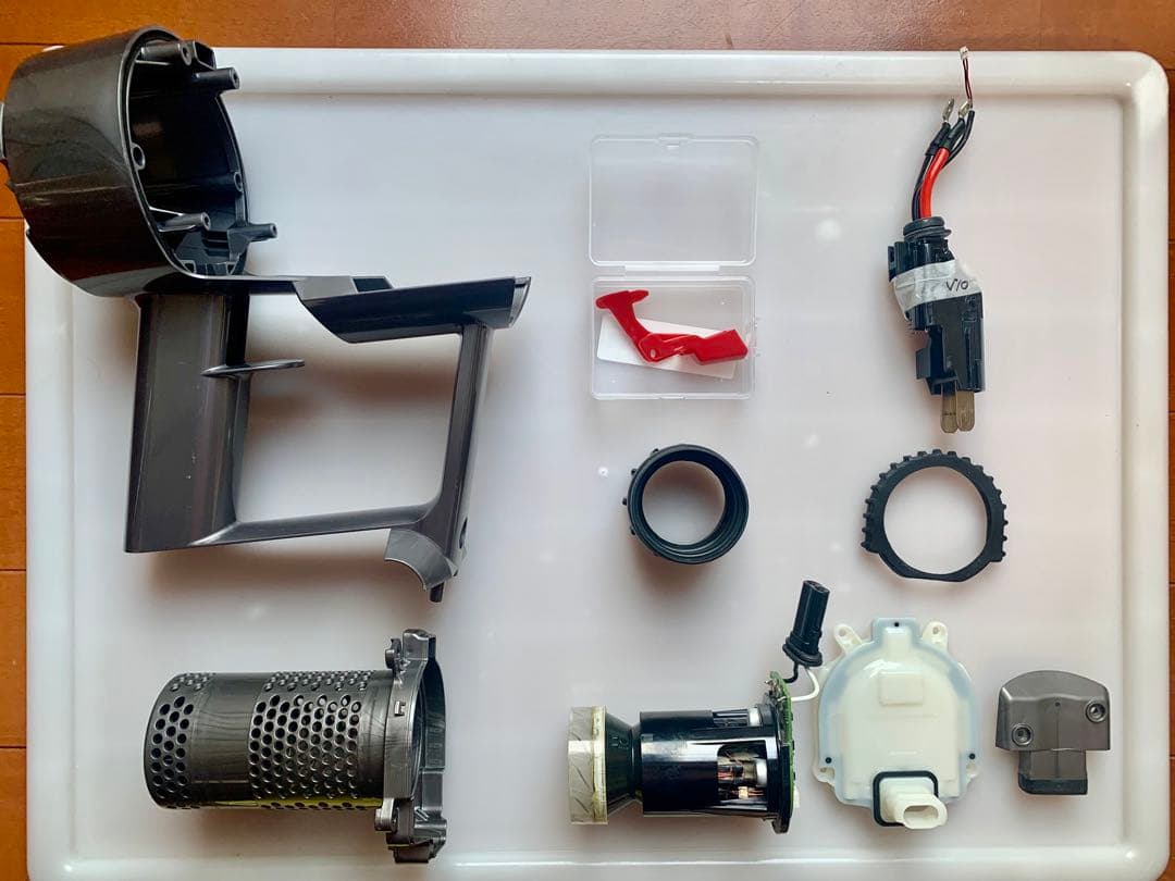 dyson ダイソンV10 SV12 本体のみ【分解清掃済み】