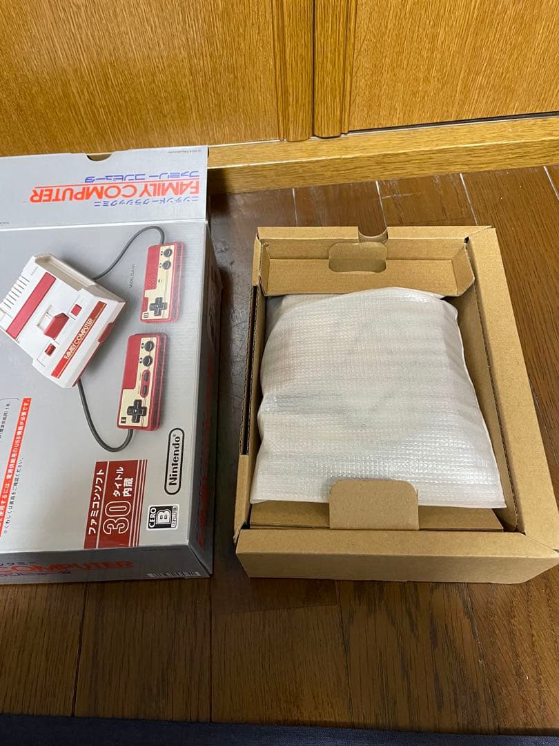 ニンテンドークラシックミニ ファミリーコンピュータ　未使用に近い