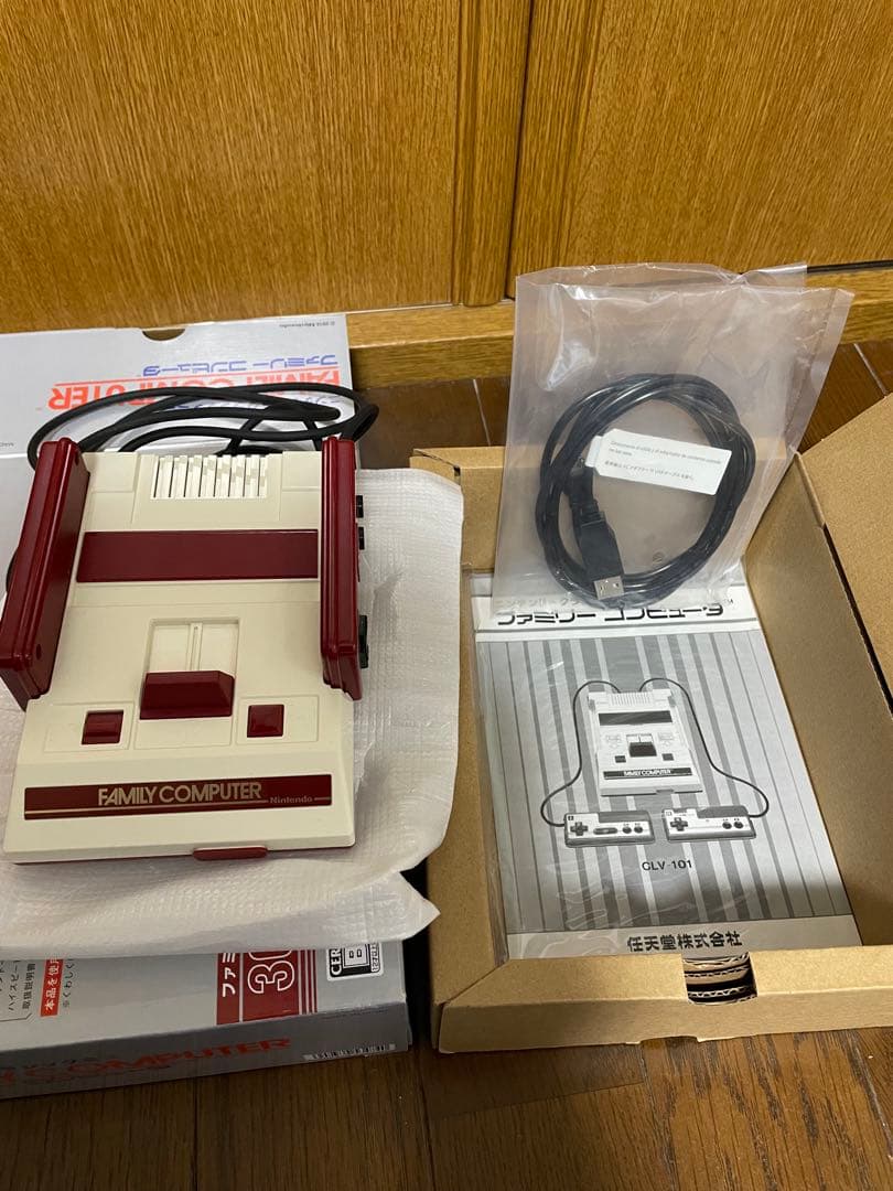 ニンテンドークラシックミニ ファミリーコンピュータ　未使用に近い
