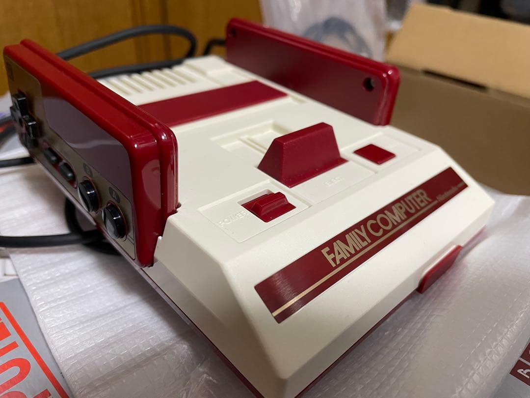 ニンテンドークラシックミニ ファミリーコンピュータ　未使用に近い