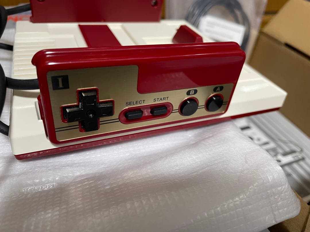 ニンテンドークラシックミニ ファミリーコンピュータ　未使用に近い