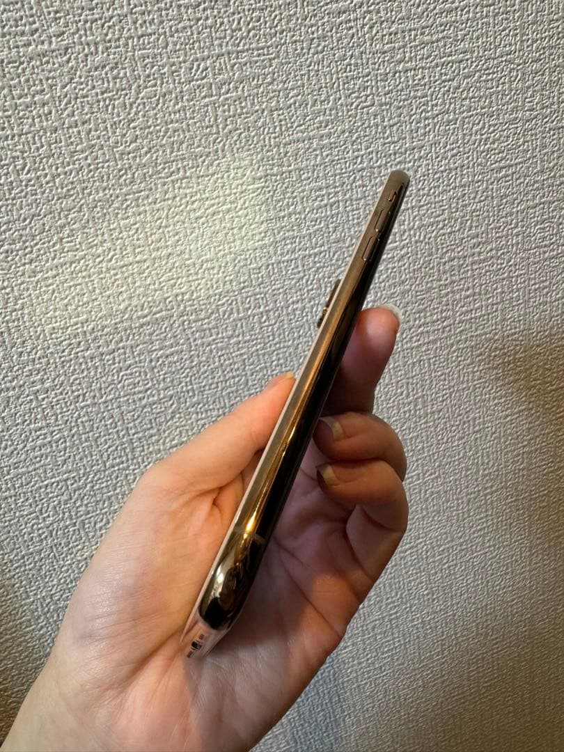 iPhone xs 256GB ストレージ 本体