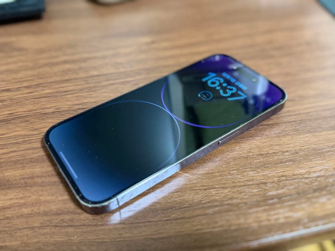 Apple iPhone 14 Pro ディープパープル 本体。