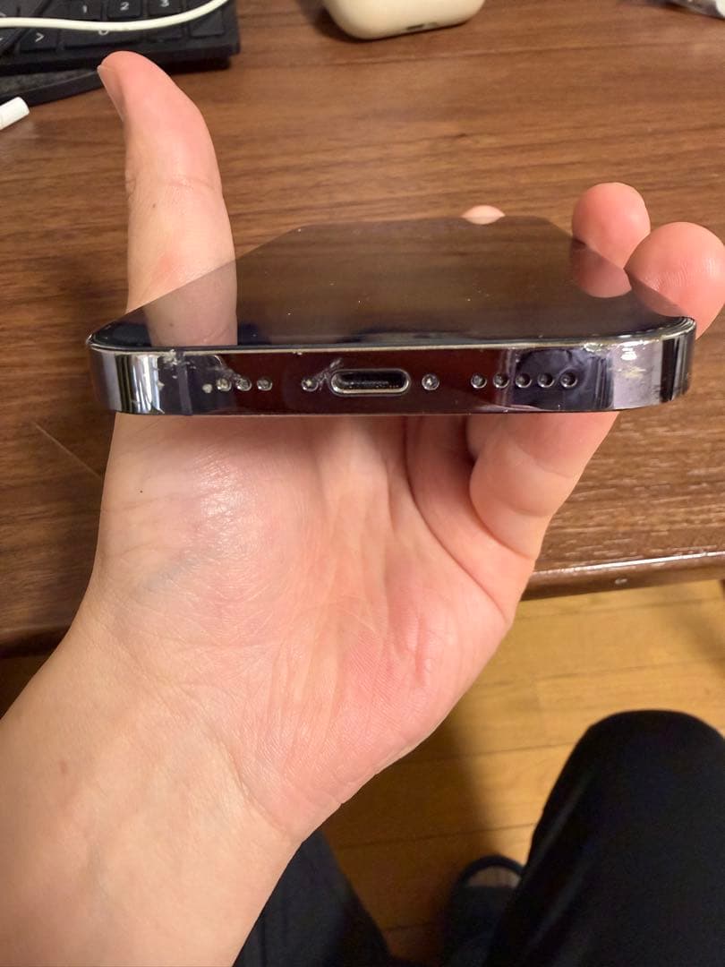 Apple iPhone 14 Pro ディープパープル 本体。