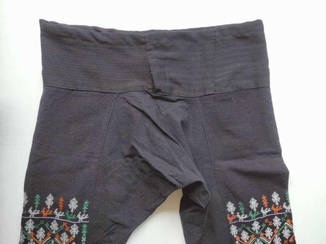 【新品・未使用】ベトナム　ザオ族　ヤオ族　パンツ　ズボン　刺繍　少数民族
