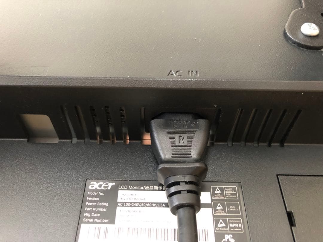 モニターとモニターアーム