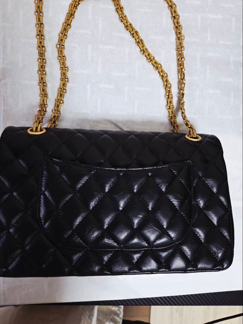 CHANELキルティングバッグ ゴールド金具付き