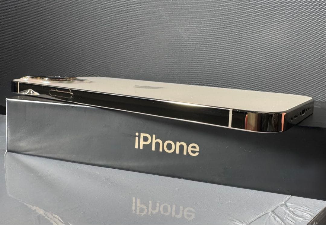 d*7様 再出品Apple iPhone12 Pro Max128GBゴールドS