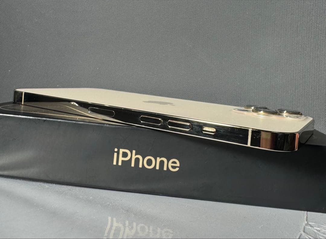 d*7様 再出品Apple iPhone12 Pro Max128GBゴールドS