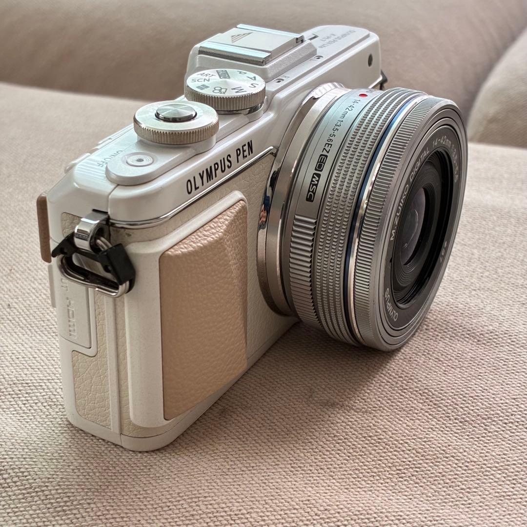 OLYMPUS PEN E PL7ミラーレス一眼カメラ 本体