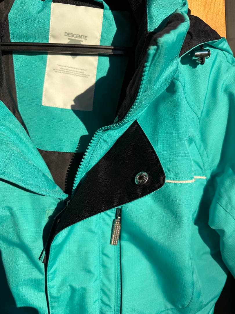 超美品☆デサント☆ターコイズ スキーウェア フード付き