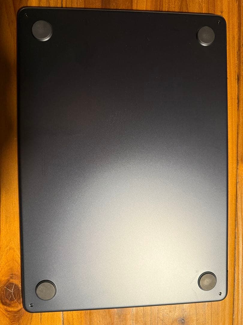 【ほぼ新品】M2 Macbook Air 256GB 8GB