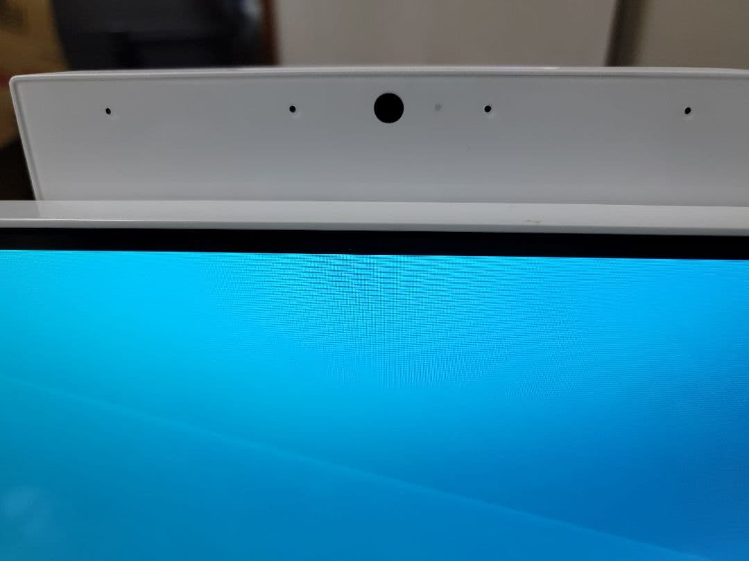 爆速SSD搭載　新しくてきれいなミニマリストPC テレビやゲーム用モニタにもなる