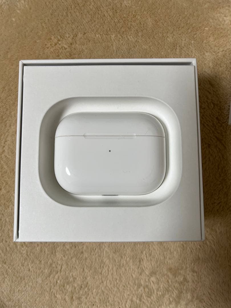 AirPods proケースのみ(値段交渉コメントへ！)