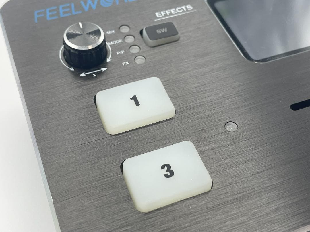 FEELWORLD LIVEPRO L1 ビデオミキサー ACアダプター交換必要