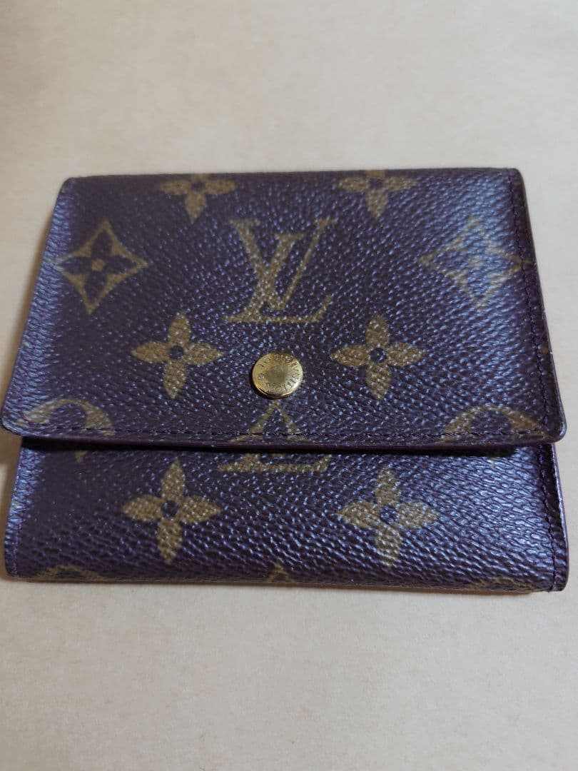 ルイビトン三つ折りカードケース