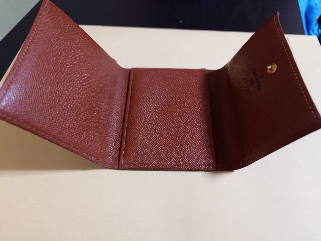 ルイビトン三つ折りカードケース