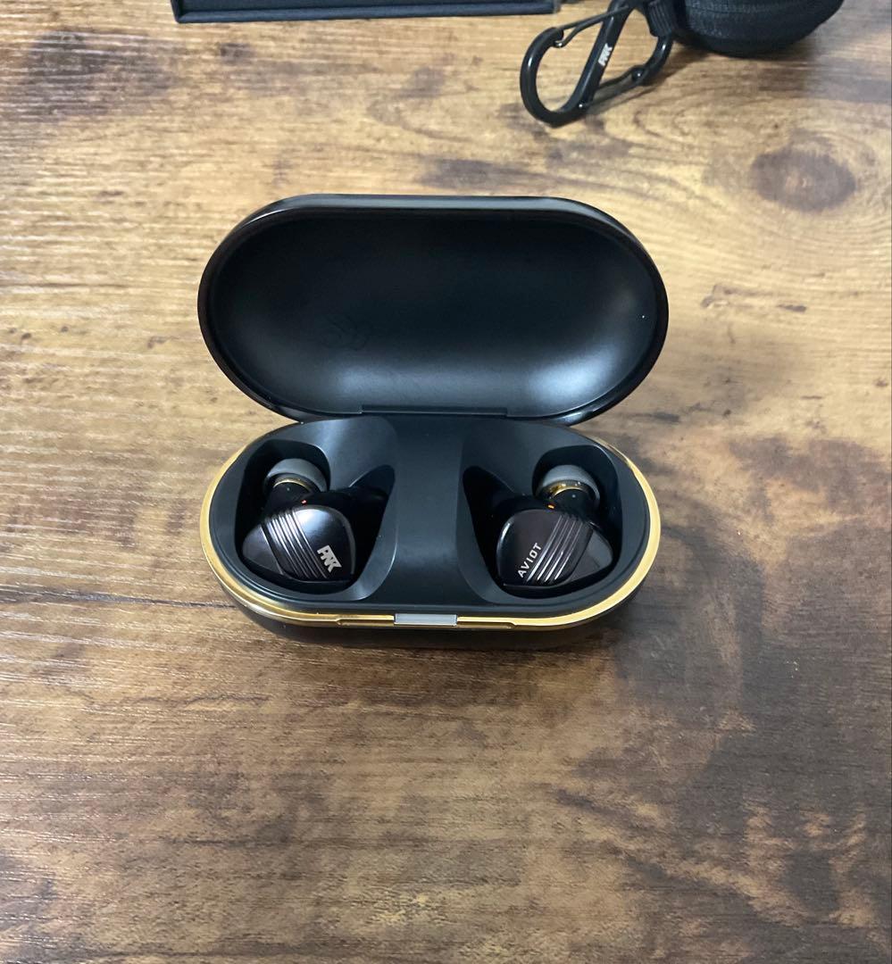 【値下げ交渉可】AVIOT TE-W1-PNKワイヤレスイヤホン