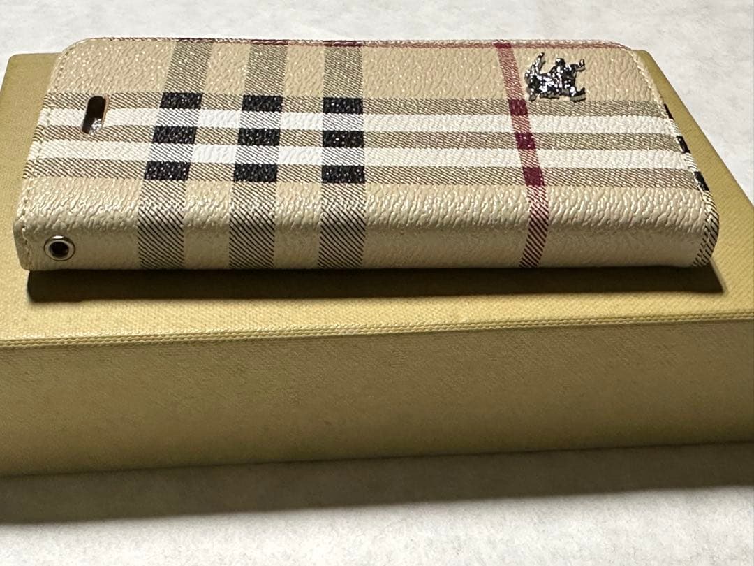 美品 Burberry バーバリー チェック柄手帳型スマホケース 6G 6S