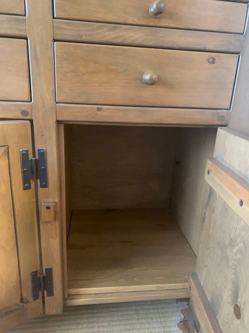 カントリー家具　食器棚 カップボード