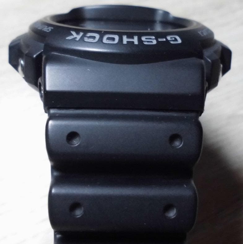 美品！カシオ Gショック GW-6900-1JF 電波ソーラー 3つ目 定番②