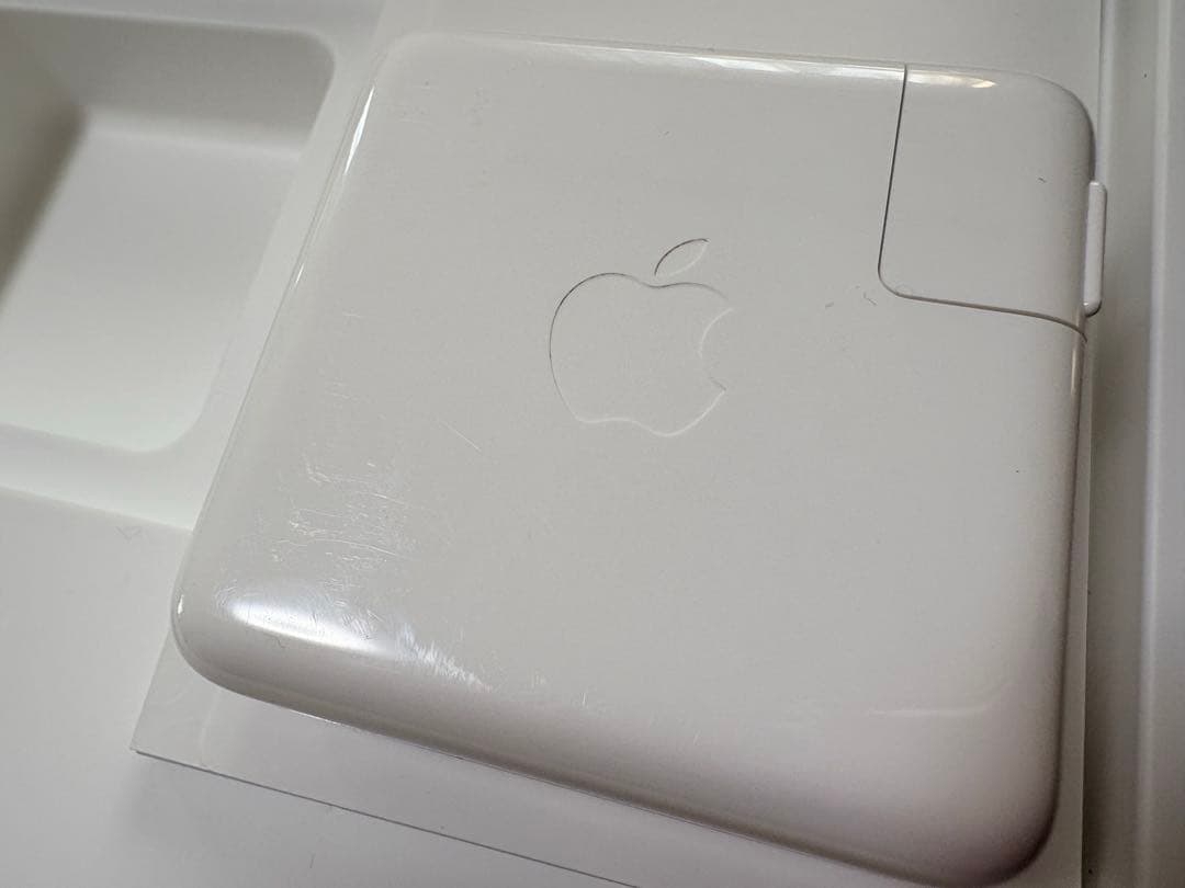 箱・純正充電器付／バッテリー良好（22回） MacBook Pro 13インチ