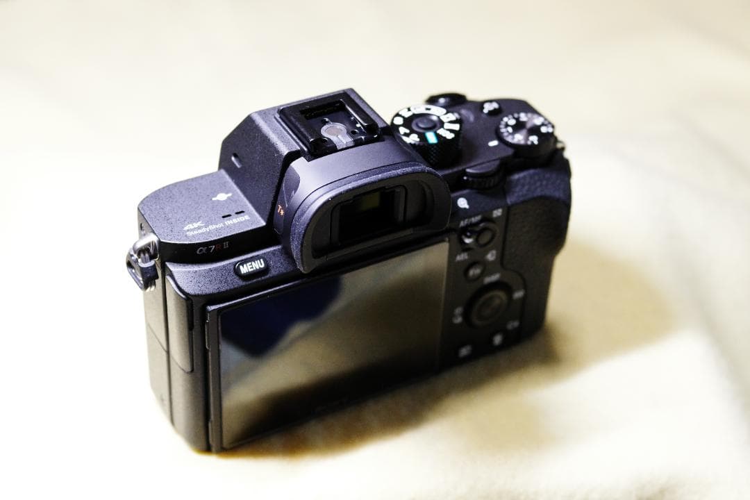 極美品　SONY α7Rボディ 撮影枚数５９３枚　純正充電器バッテリー付　即納