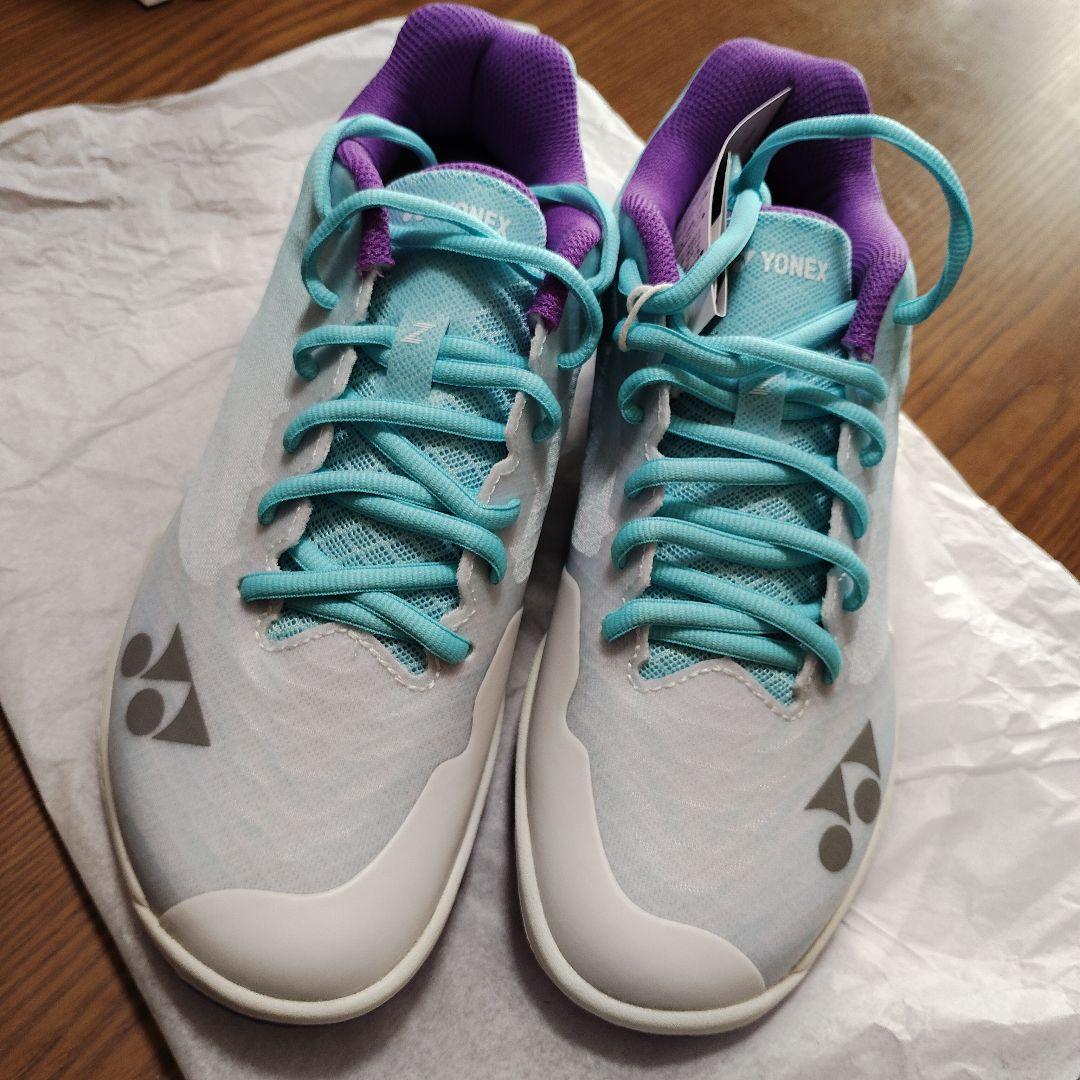 ゆぅゆ　YONEX パワークッションエアラスzウィメン24㎝