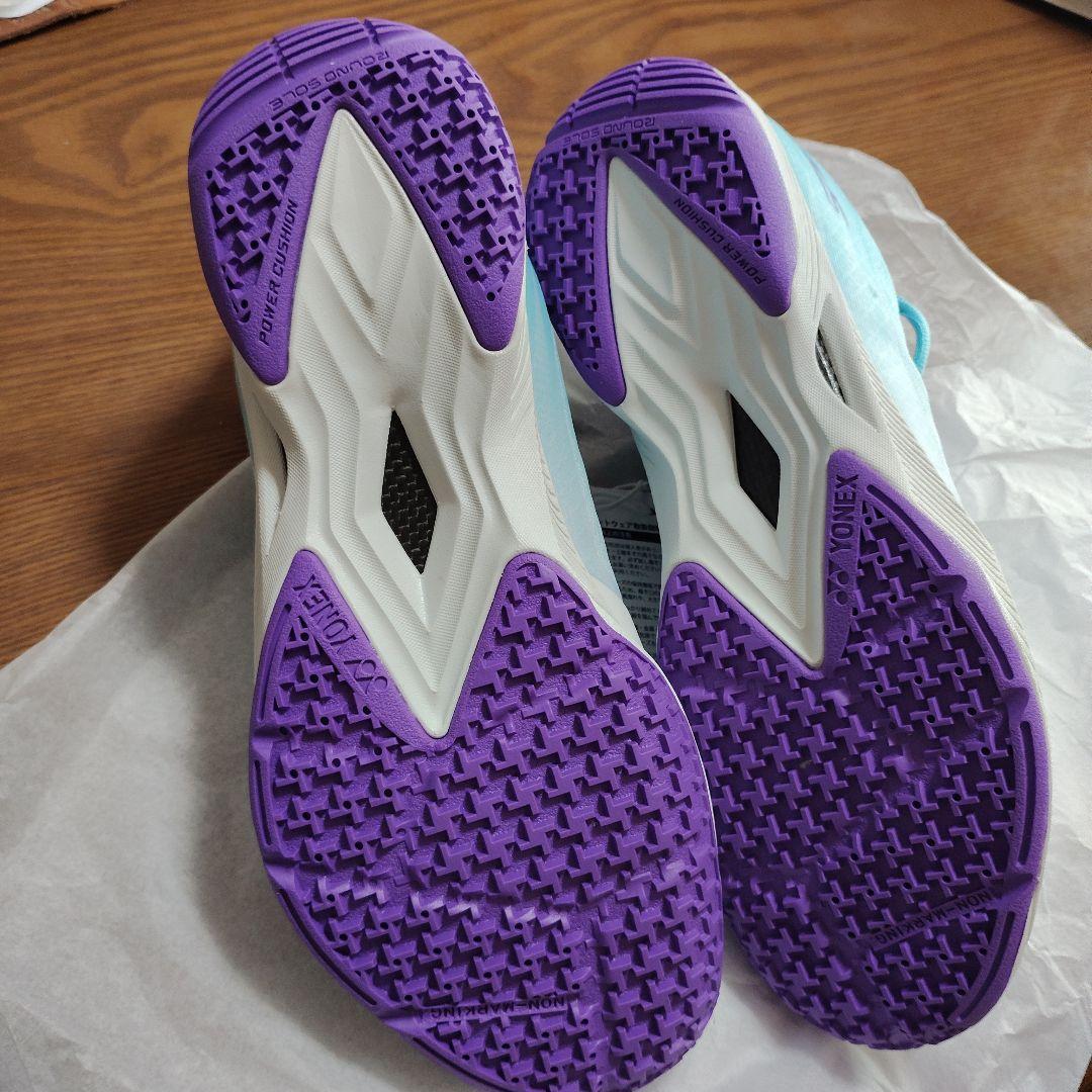ゆぅゆ　YONEX パワークッションエアラスzウィメン24㎝