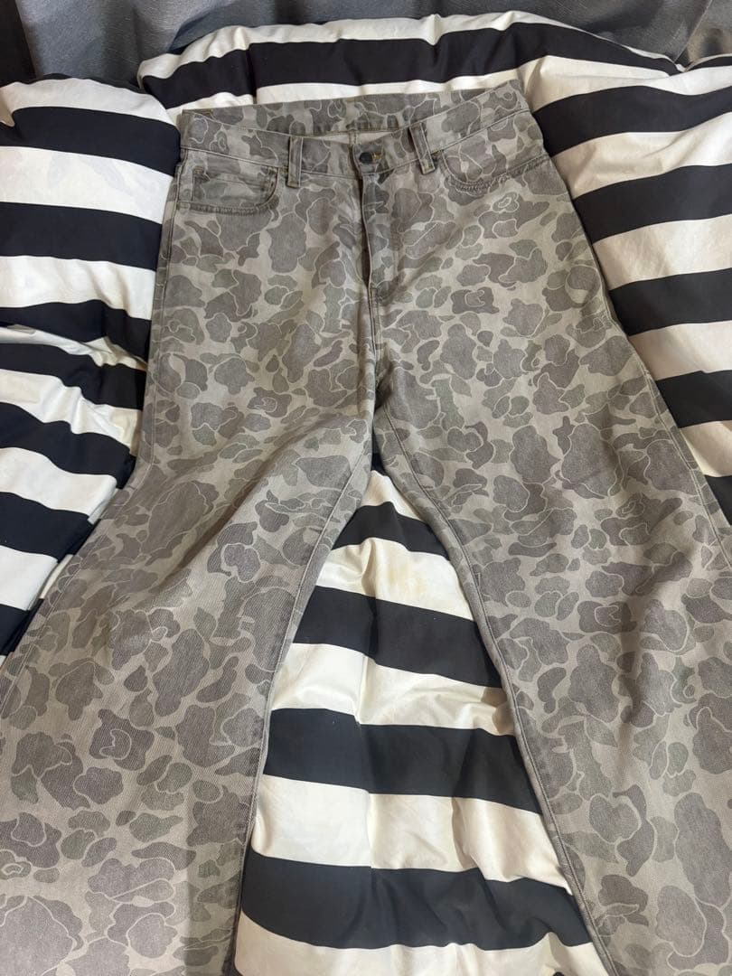 〔即完売品〕Carhartt カモフラージュ デニムパンツ