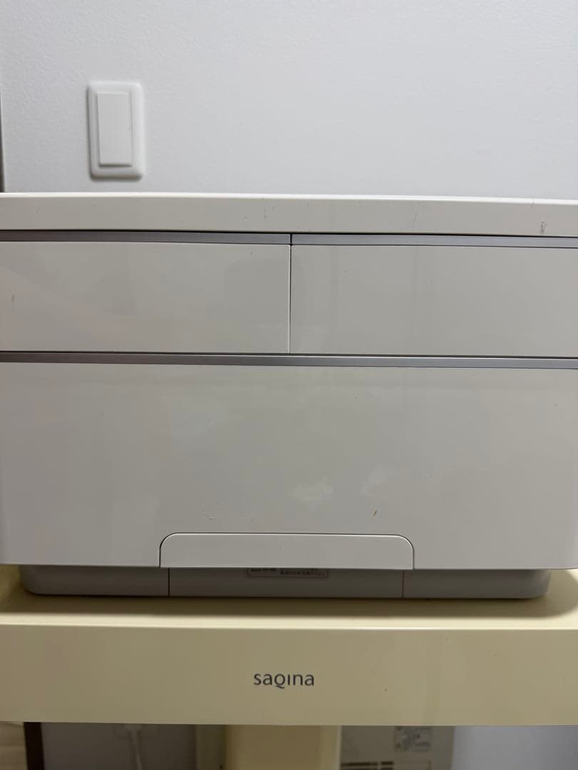 サキナ　SAQINA 美顔器　台付き　ミラー付き