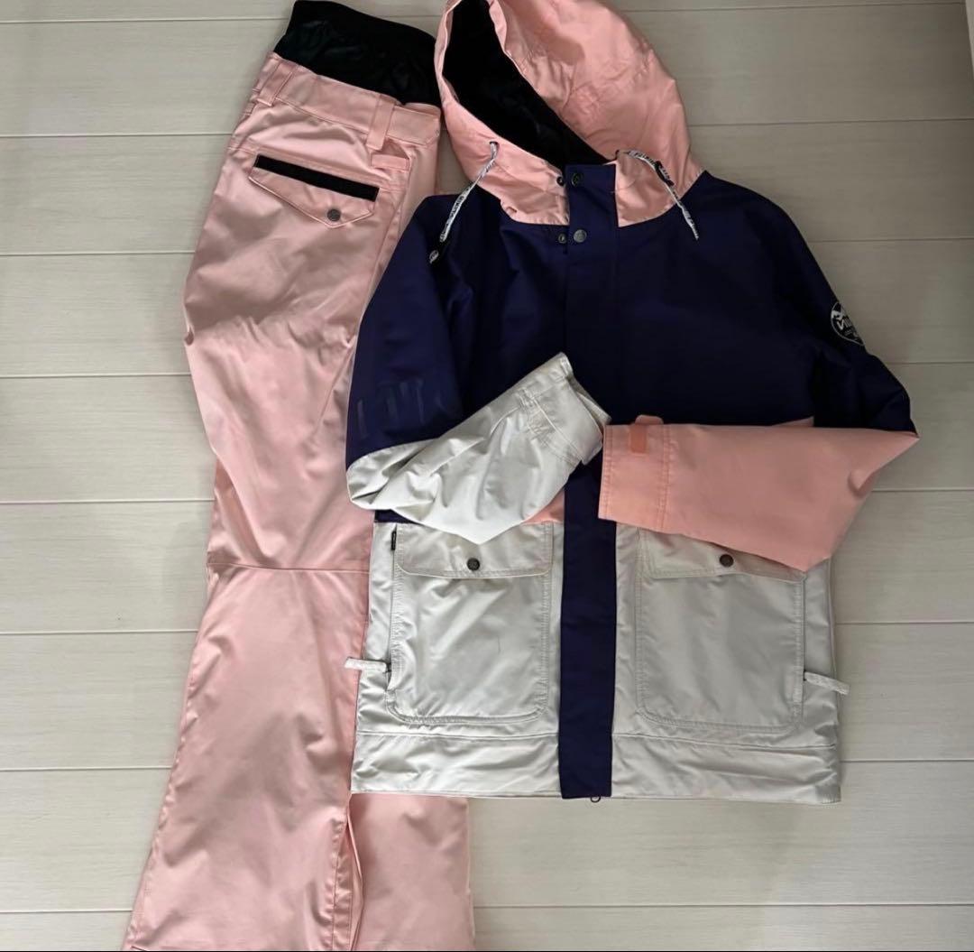 NIKITA スノーボードウェア