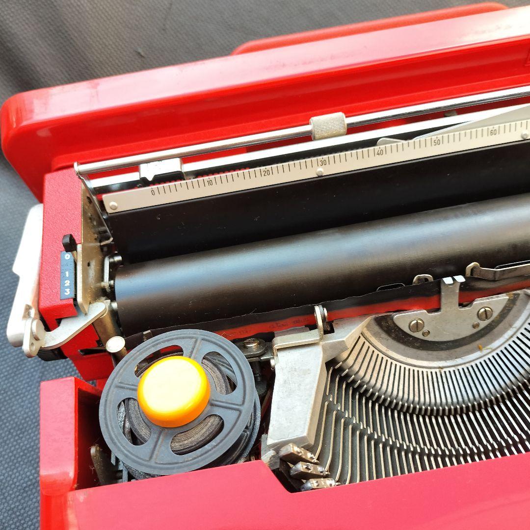 タイプライター olivetti valentine 赤いバケツ オリベッティ