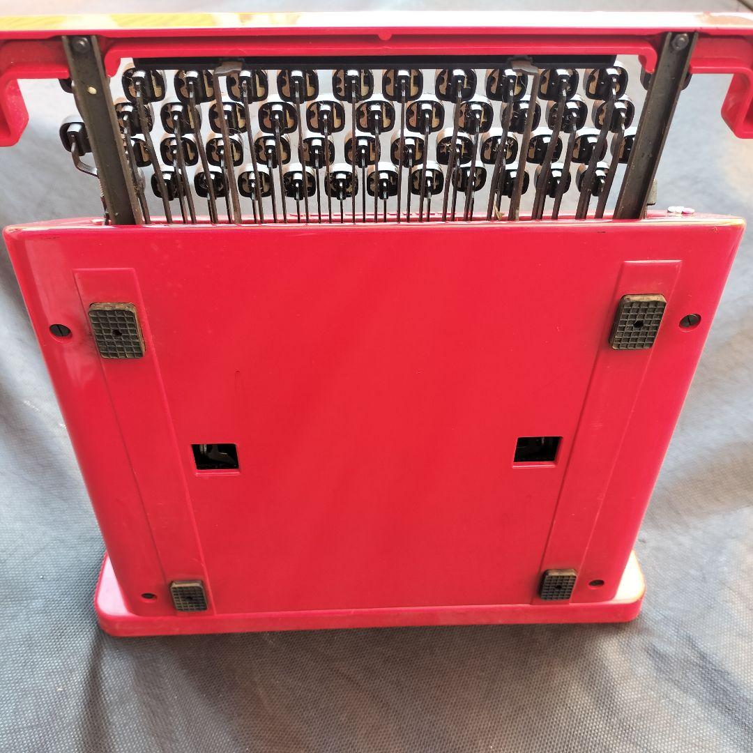 タイプライター olivetti valentine 赤いバケツ オリベッティ