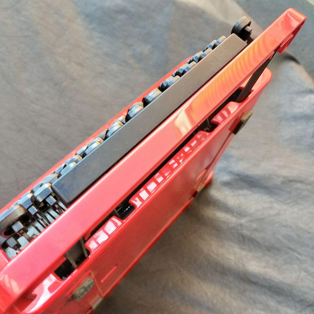 タイプライター olivetti valentine 赤いバケツ オリベッティ