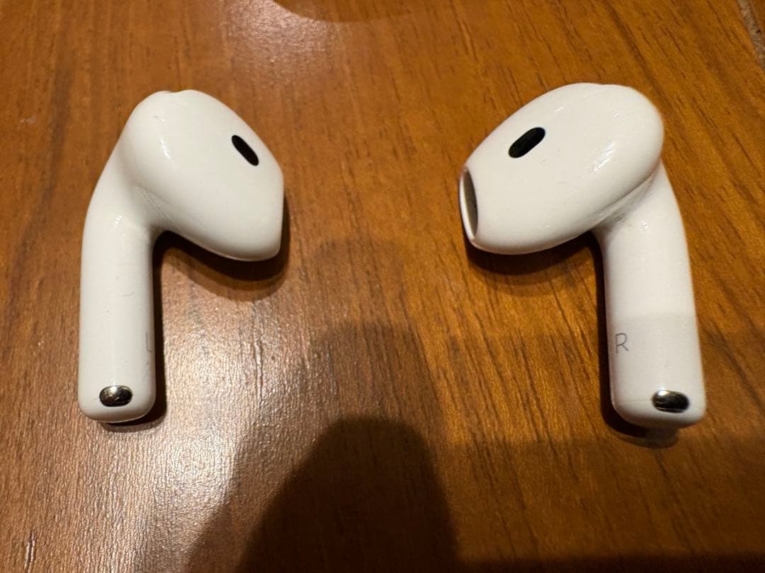 AirPods4 本体 ホワイト 充電ケース付き