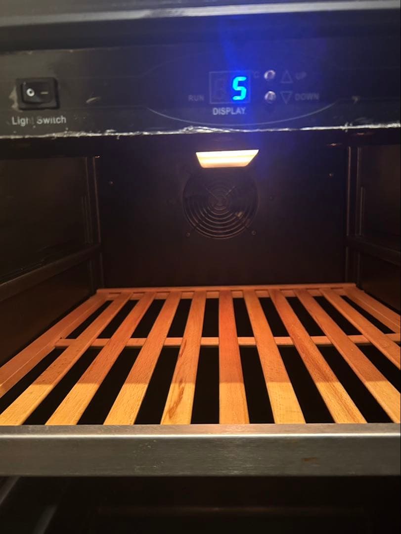 クワガタ飼育セット　三つ星貿易ワインセラー、音調装置一式、菌糸ボトル　他