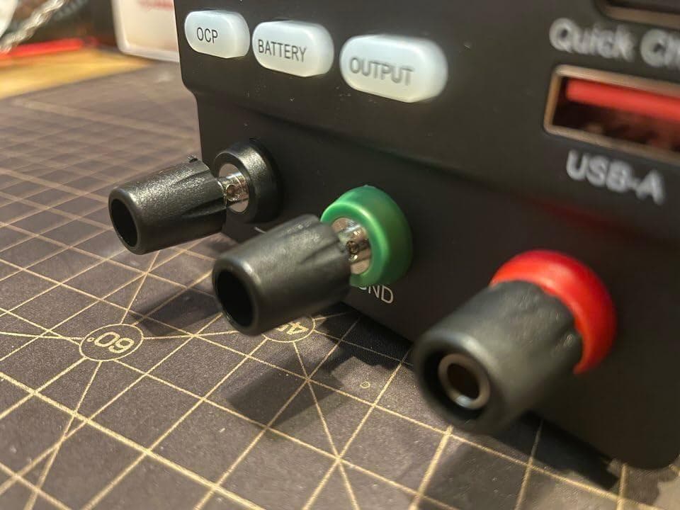 A安定化電源 30V 10A 4桁電圧電流電力表示 エンコーダ調整 デスクトップ