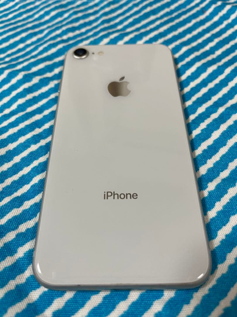 【美品】iPhone8 SIMフリー　64GB 中古