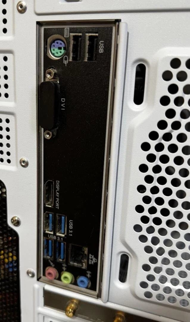 ⭐︎値下げ⭐︎ ホワイト小型PC ２面全面ガラス ※ゲーミングPCへスペックアップ可