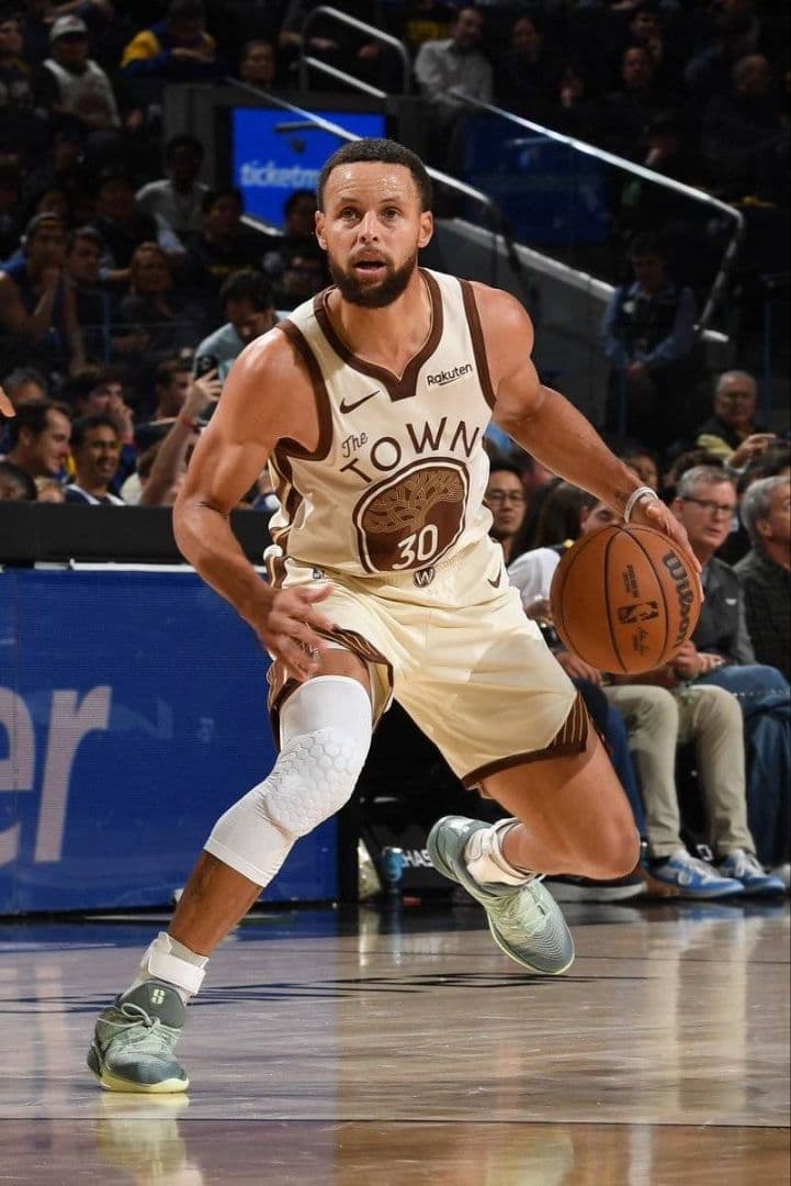 シューズ(男性用) NIKE SABRINA 3 EP