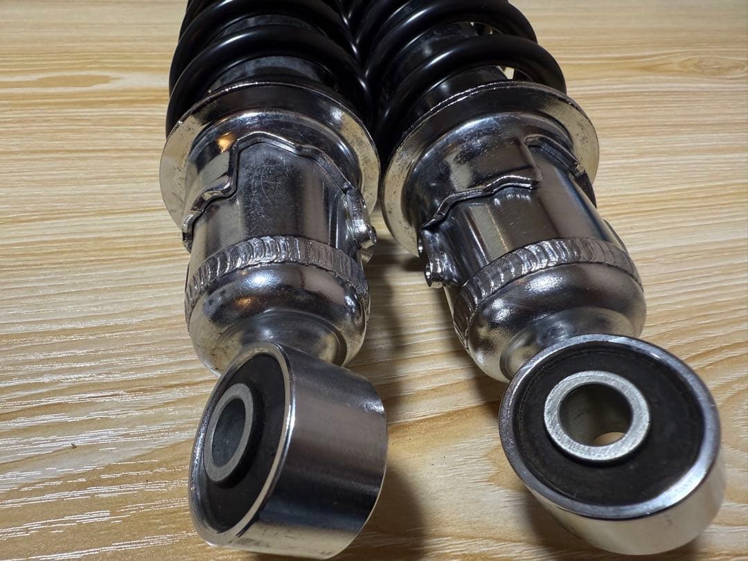 W800 純正リアサスペンション