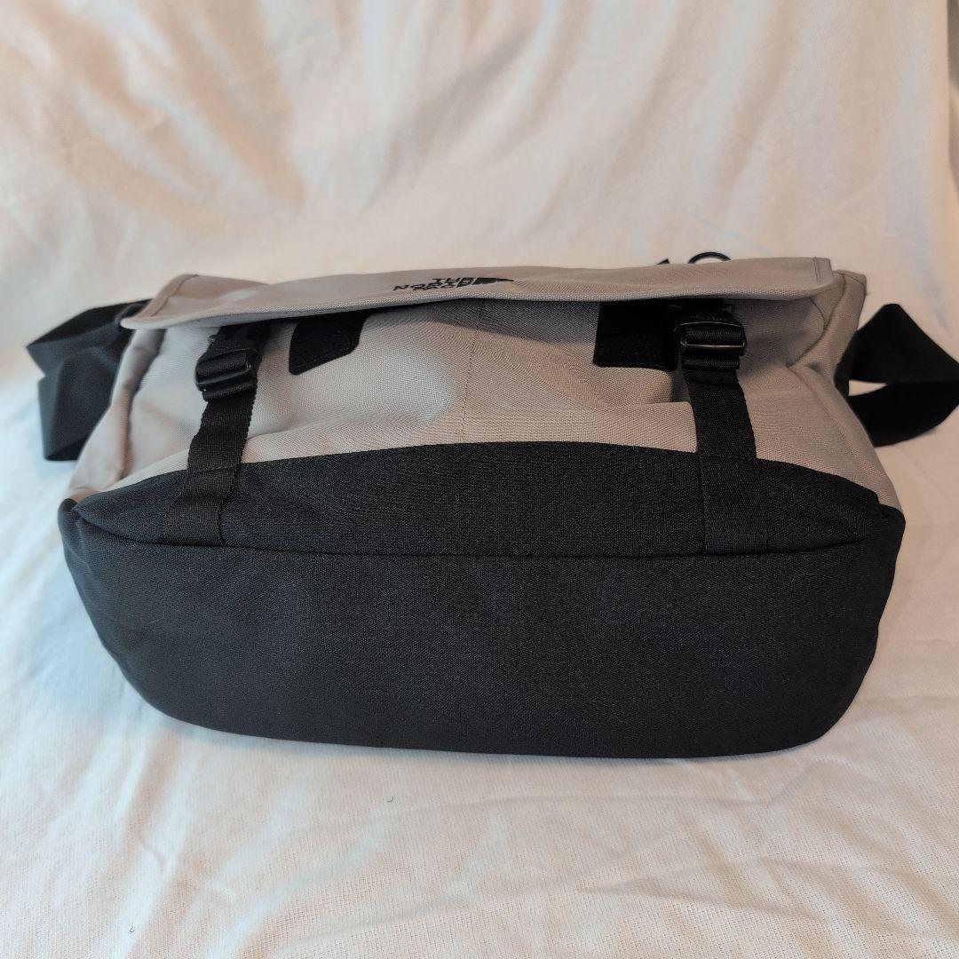 新品 ノースフェイス / ホワイトレーベル メッセンジャーバッグ L ベージュ