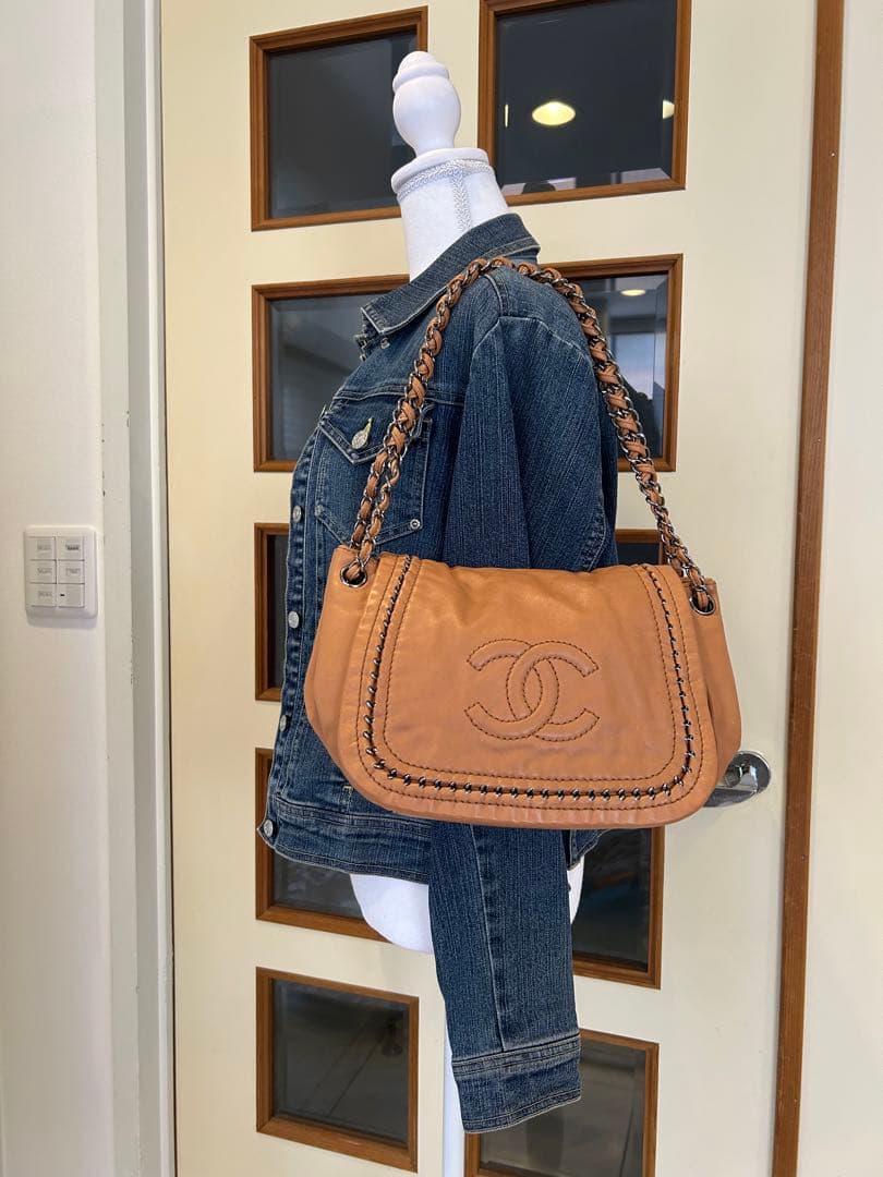 CHANEL(シャネル)チェーンショルダーバッグ　キャメルブラウン