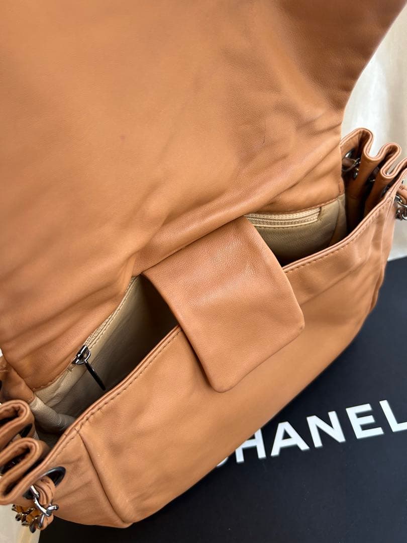 CHANEL(シャネル)チェーンショルダーバッグ　キャメルブラウン