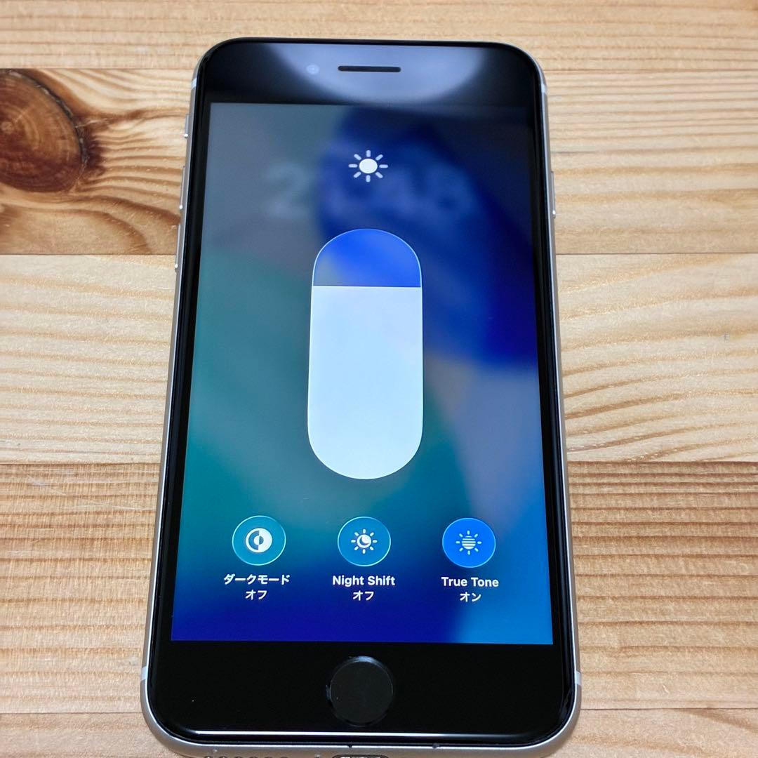 バッテリー新品　iPhoneSE第3世代64GB SIMフリー yy17700a