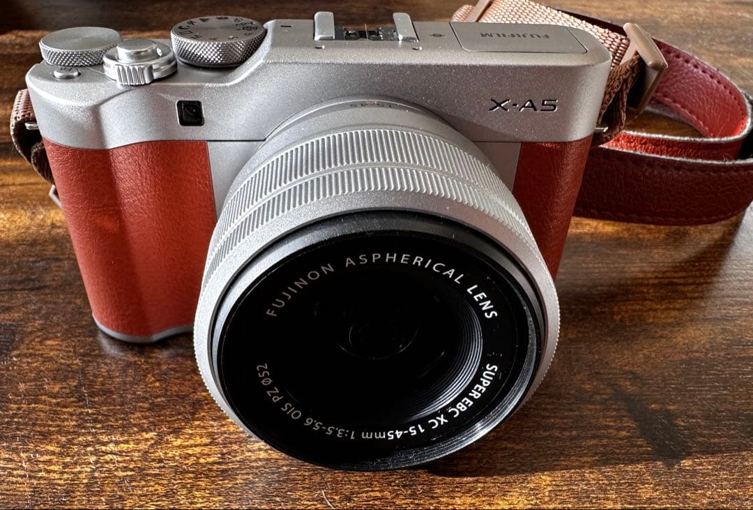 富士フィルム X-A5 ミラーレスカメラ レンズ付き