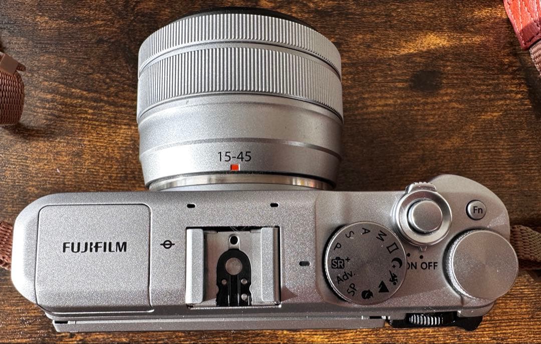 富士フィルム X-A5 ミラーレスカメラ レンズ付き