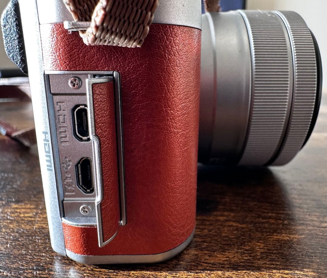 富士フィルム X-A5 ミラーレスカメラ レンズ付き