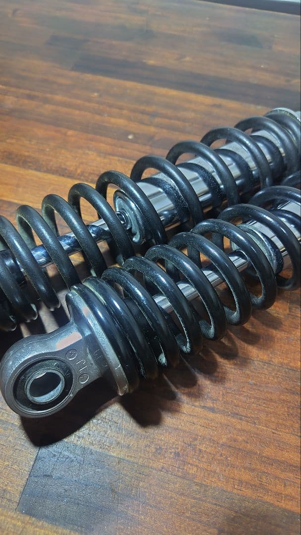 W800 純正 リアサスペンション（出品1月中旬まで）